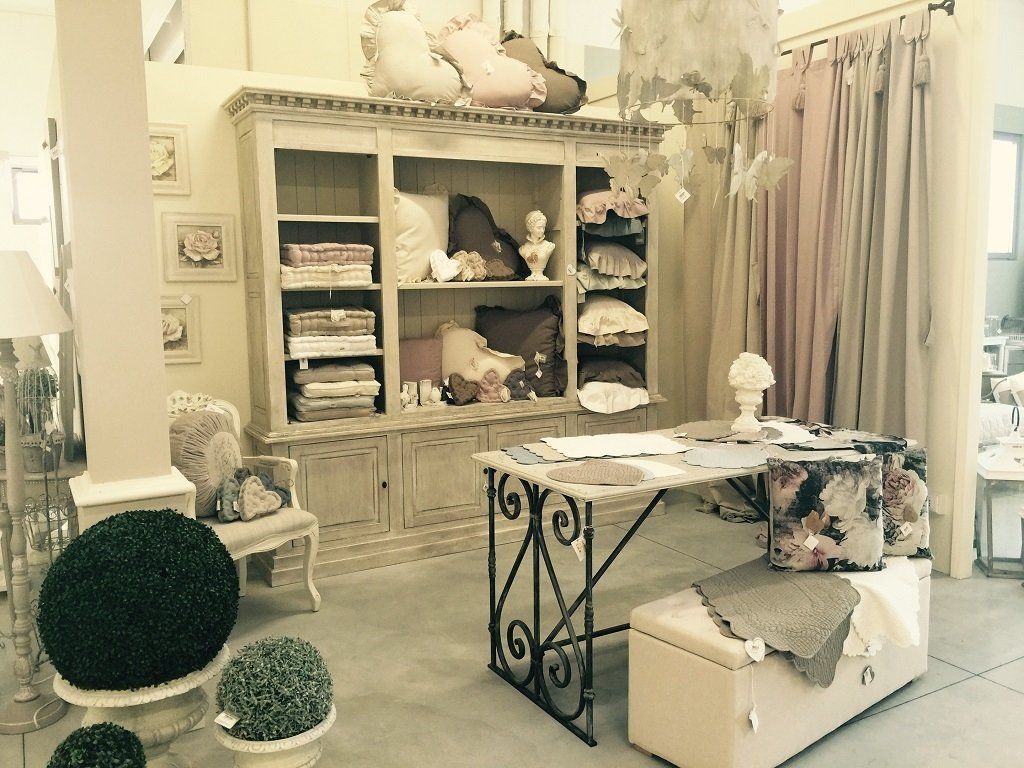 credenza per soggiorno dallo stile elegante