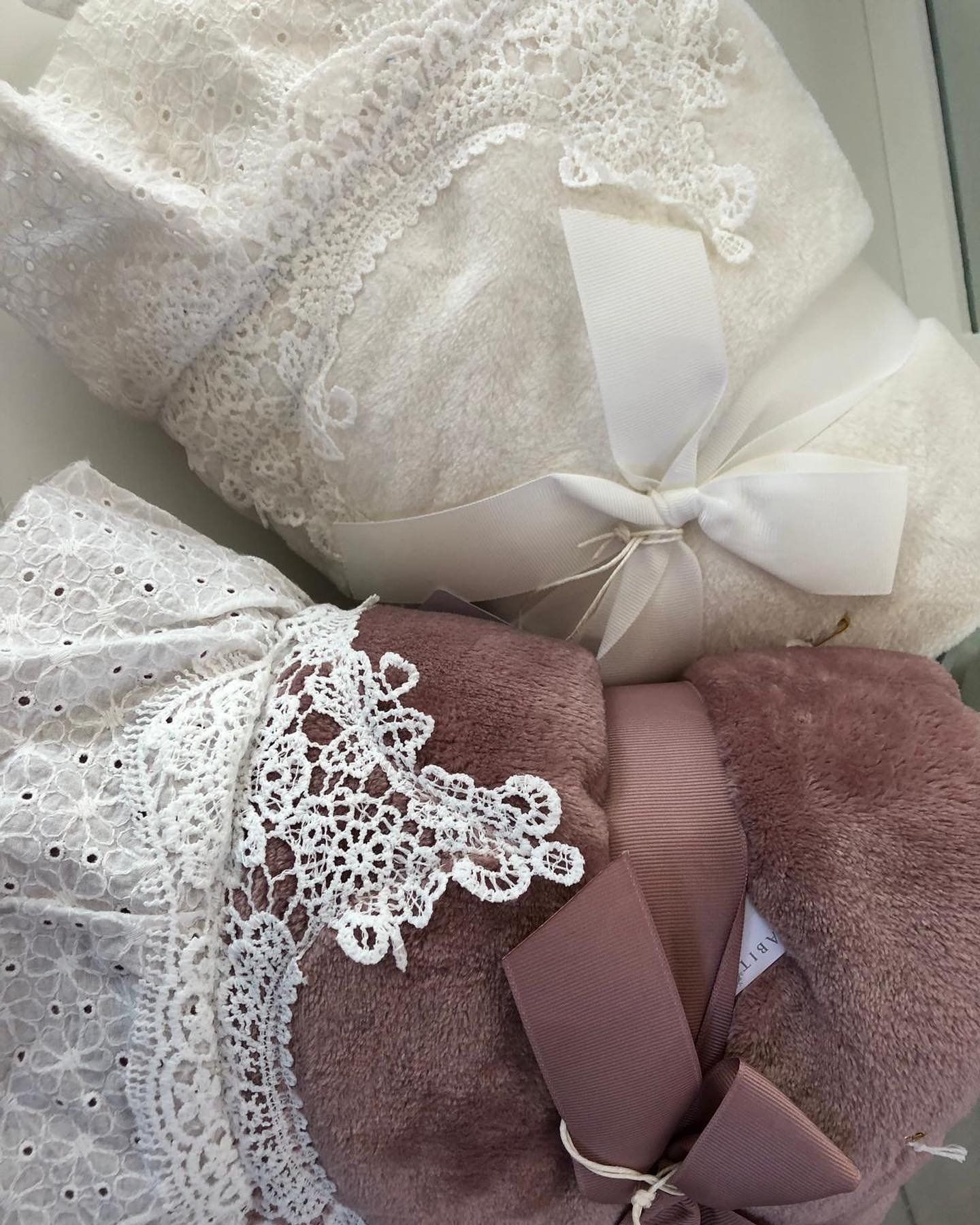 cuscini con fiocco classici