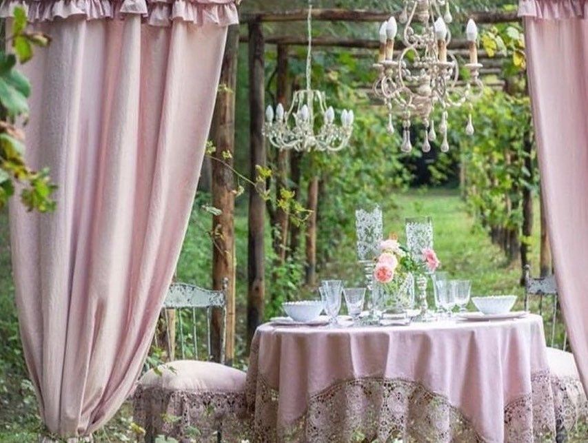 esposizione tende e tovaglia tavolo abbinata