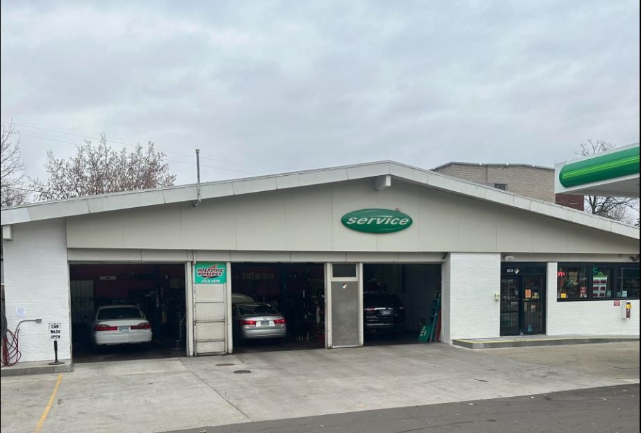 Auto Service Front View | Highland Park BP|  Paul, Minnesota