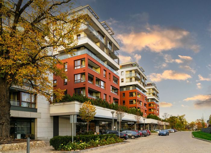 A building with a lot of windows and balconies.