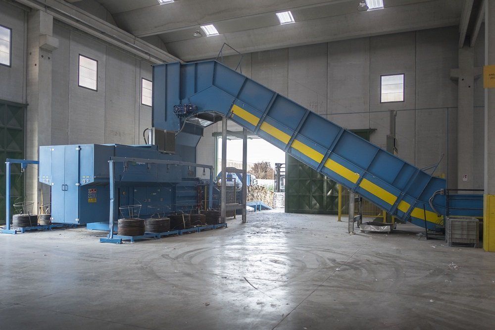 magazzino con compattatore