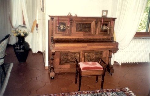 pianoforte antico di fine 800