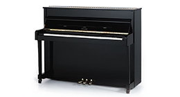 pianoforte verticale nero a tre pedali