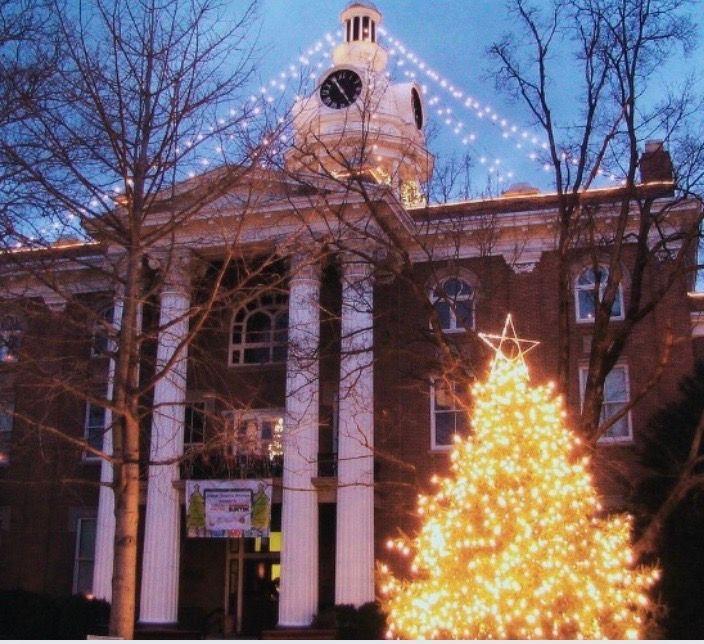 Murfreesboro Courthouse in December