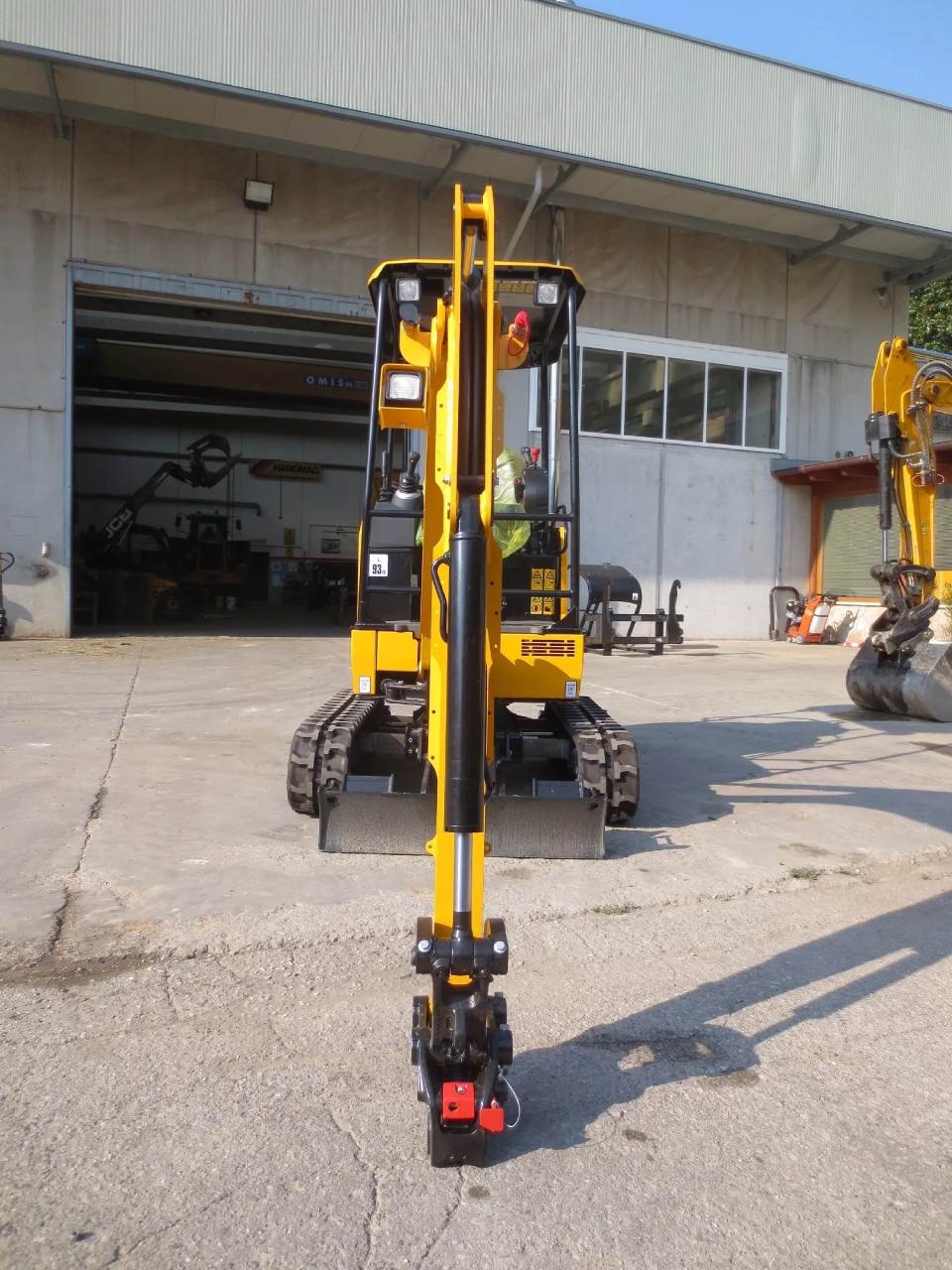 miniescavatore cingolato con braccio telescopico