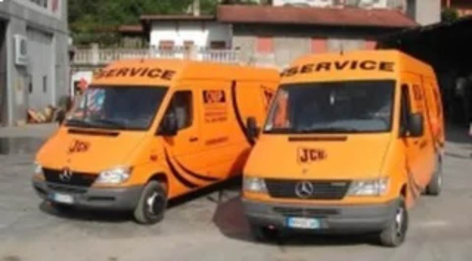 mezzi assistenza JCB