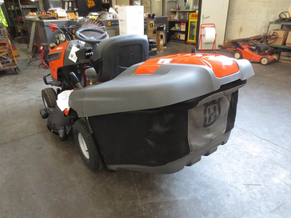 retro trattorino rasaerba