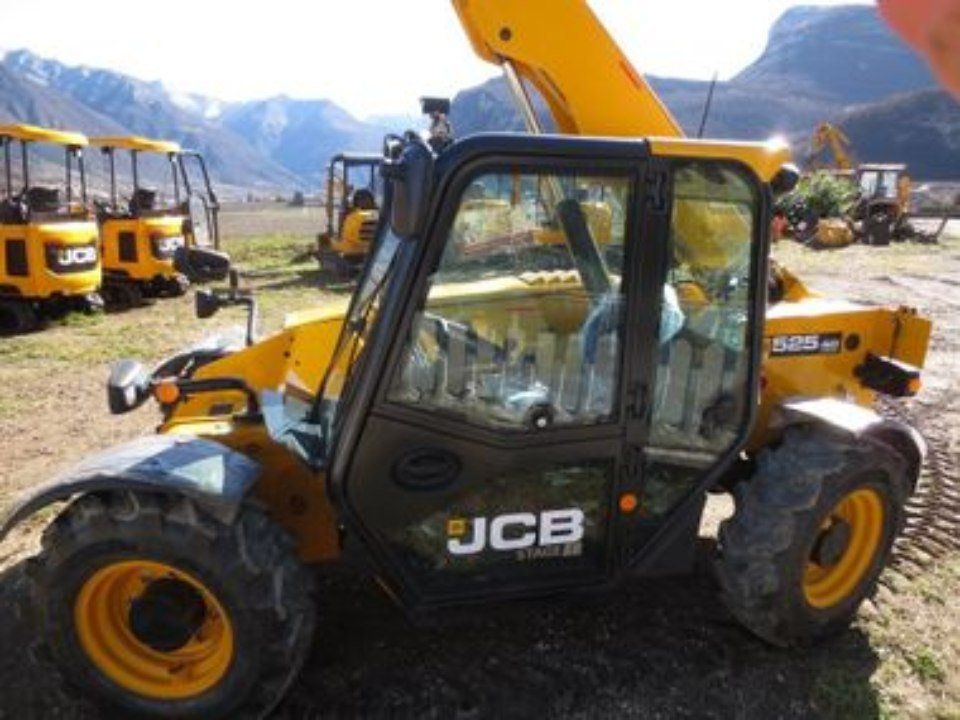 escavatore a noleggio