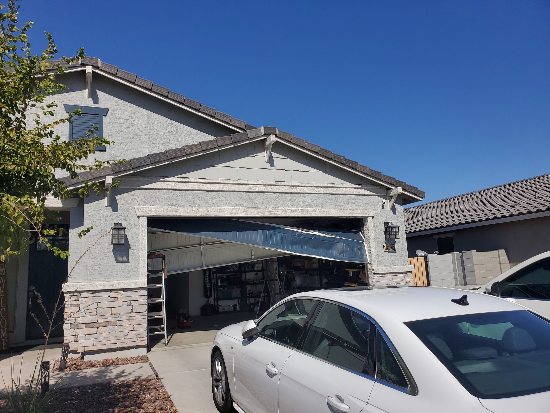 Emergency off-track garage door repair in Gila Bend, quickly fixed by JCTZ's responsive team.