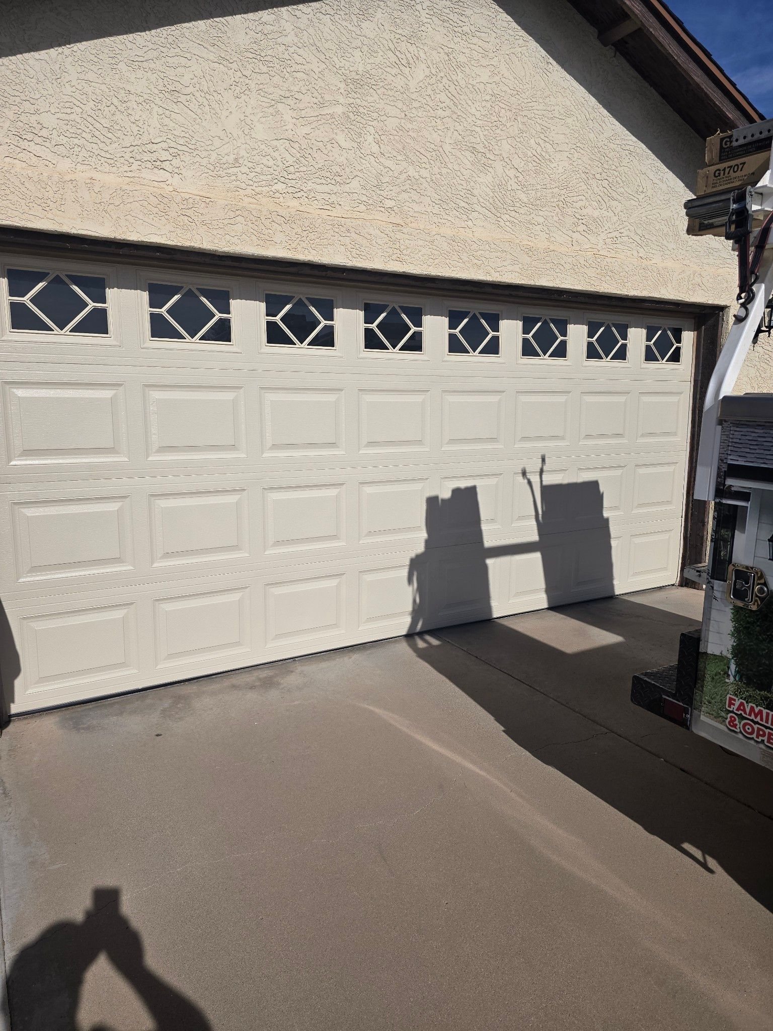 New-garage-door-after-replacement