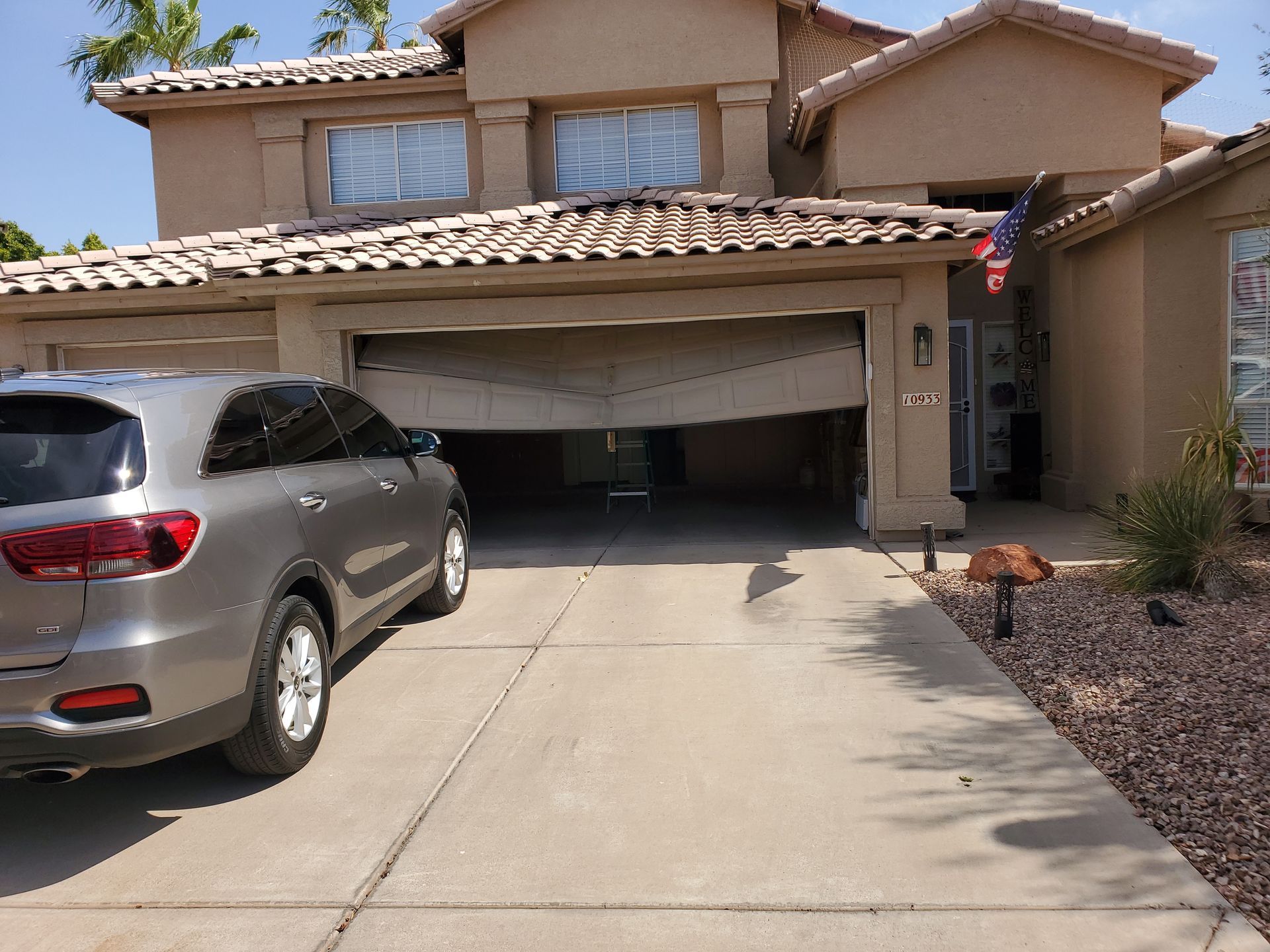 Residential-garage-door-service-Glendale-az