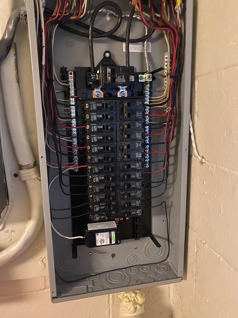 Residential & Commercial Electrician in Pittsburgh, PA