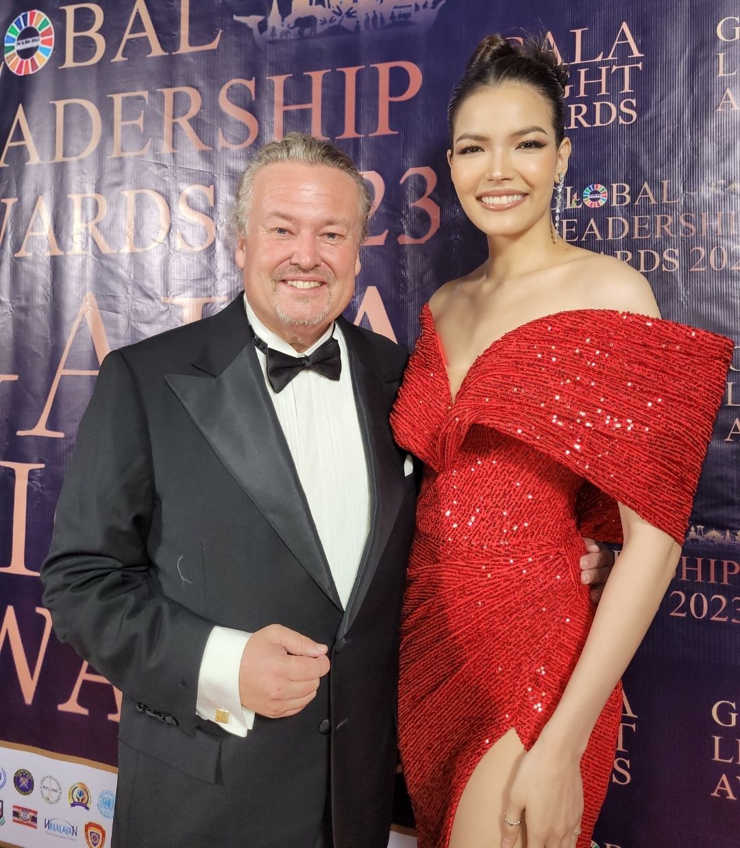 President Richard Nilsson from Adventure of Humanity together with Paweensuda Druin, Miss Universe