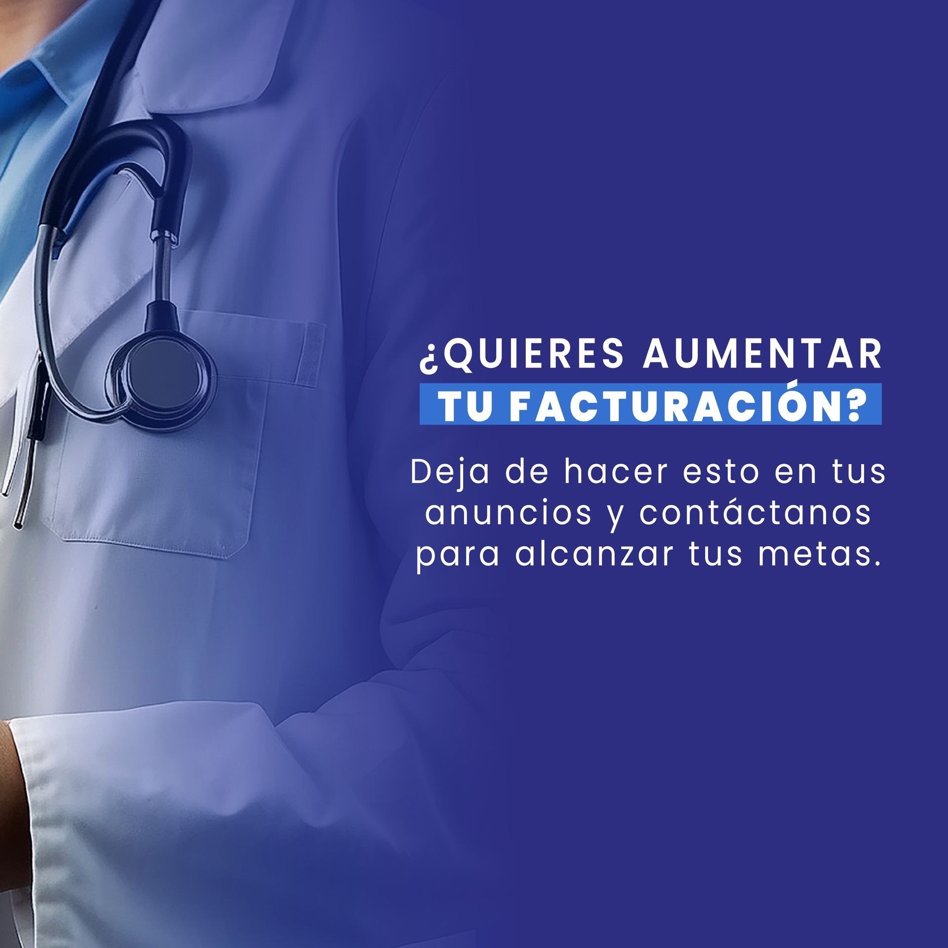 Un médico con un estetoscopio alrededor del cuello.