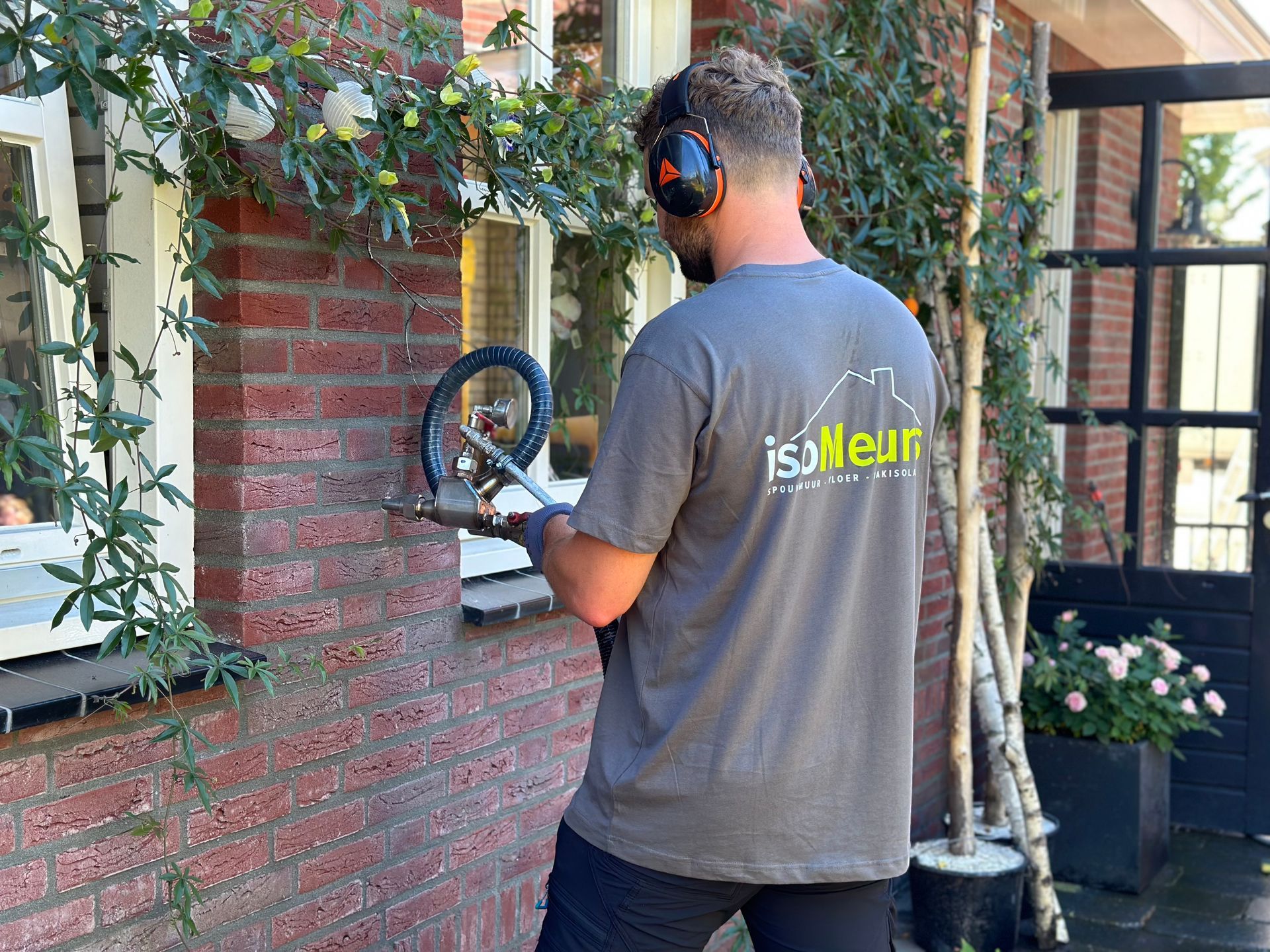 IsoMeurs spouwmuurisolaties