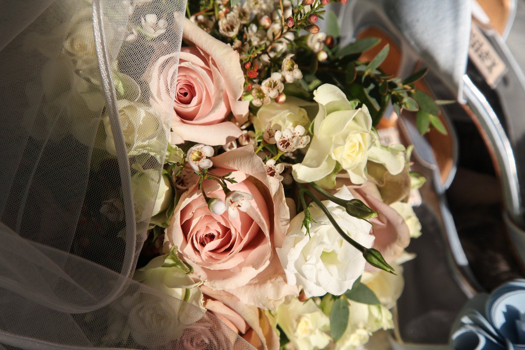 wedding flowers and veil