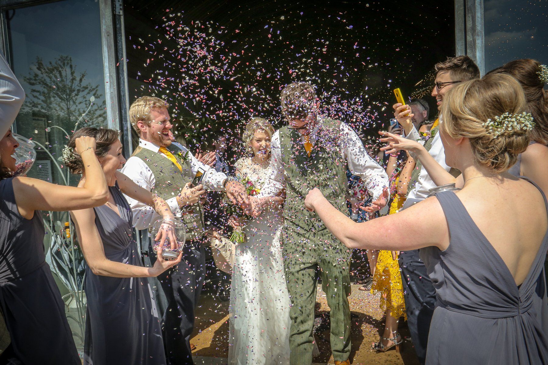weddings at stone barn confetti