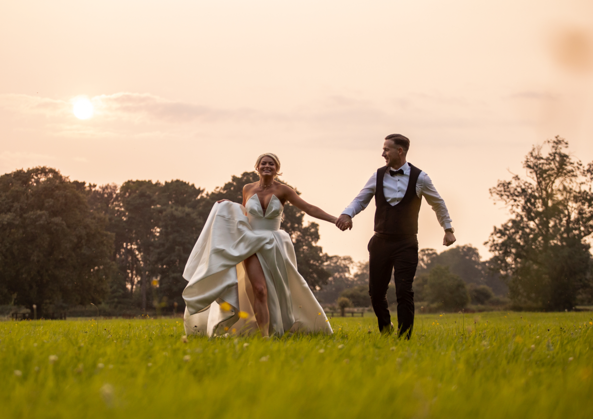 Caroline & Julian's Summer Wedding at The Hare and Hounds Hotel in August