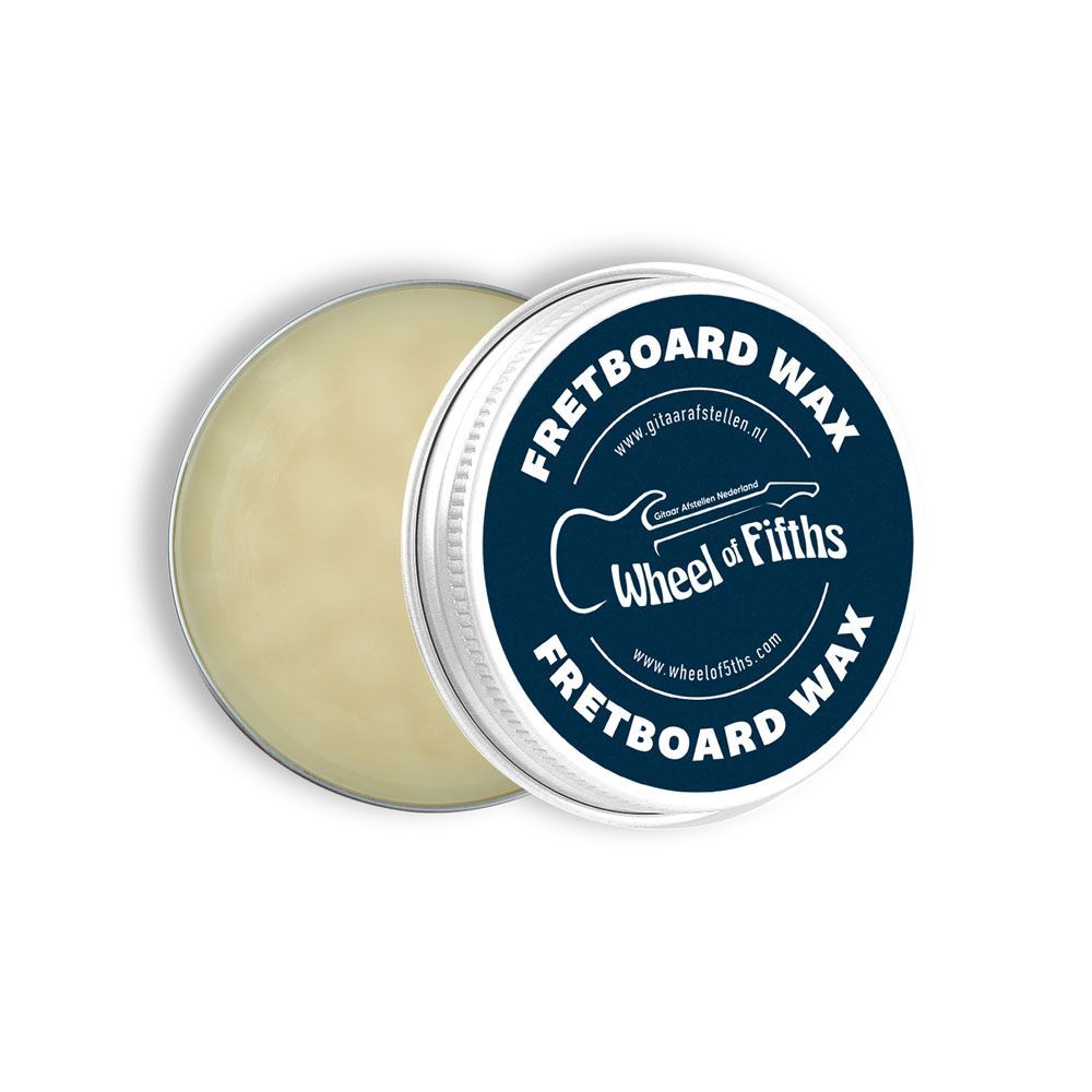 Onze luthiers maken bij elke afstelbeurt gebruik van een speciale voedende wax voor je gitaarhals. Dit voorkomt uitdroging en zorgt er voor dat je gitaar of basgitaar nóg langer mooi blijft.