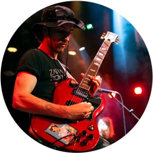 Ontmoet Jan de Schiffart, de gitaarbouwer achter Gitaar Afstellen Heerenveen.