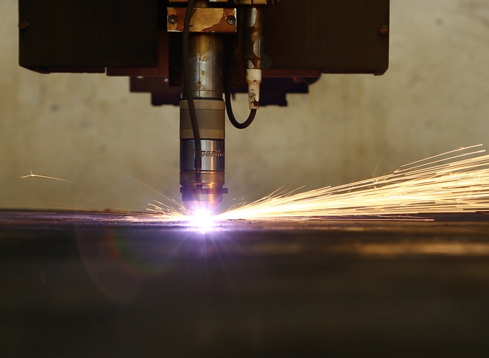 plasma cutting nozzles and consumables
