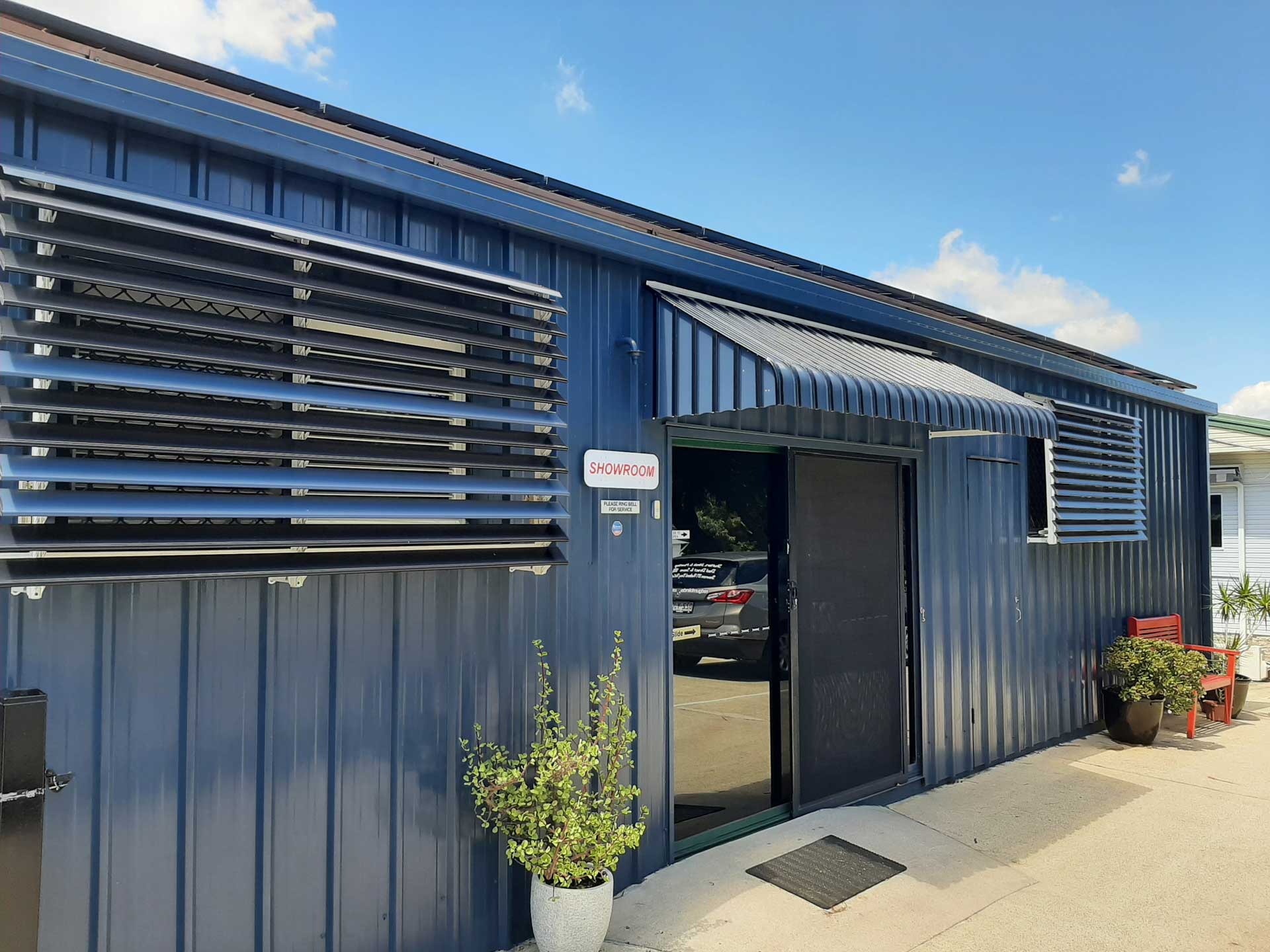 KINGSTON / BAHAMA PATIO AND WINDOW AWNING