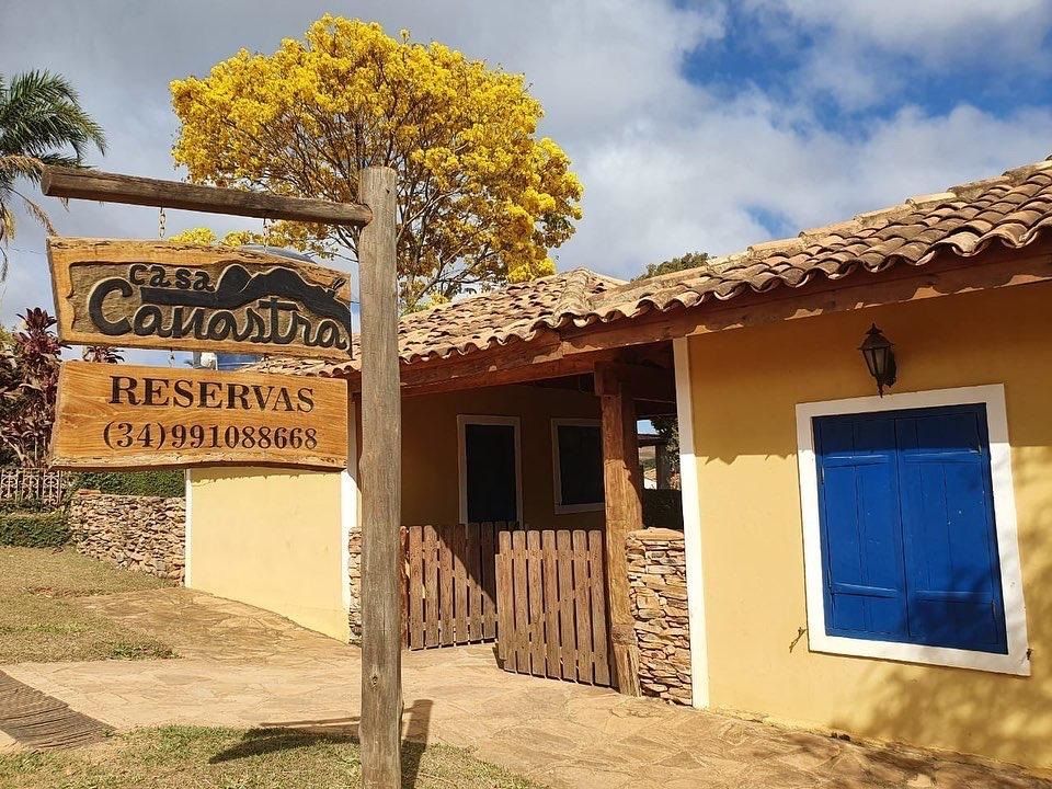 Placa indicativa da pousada 