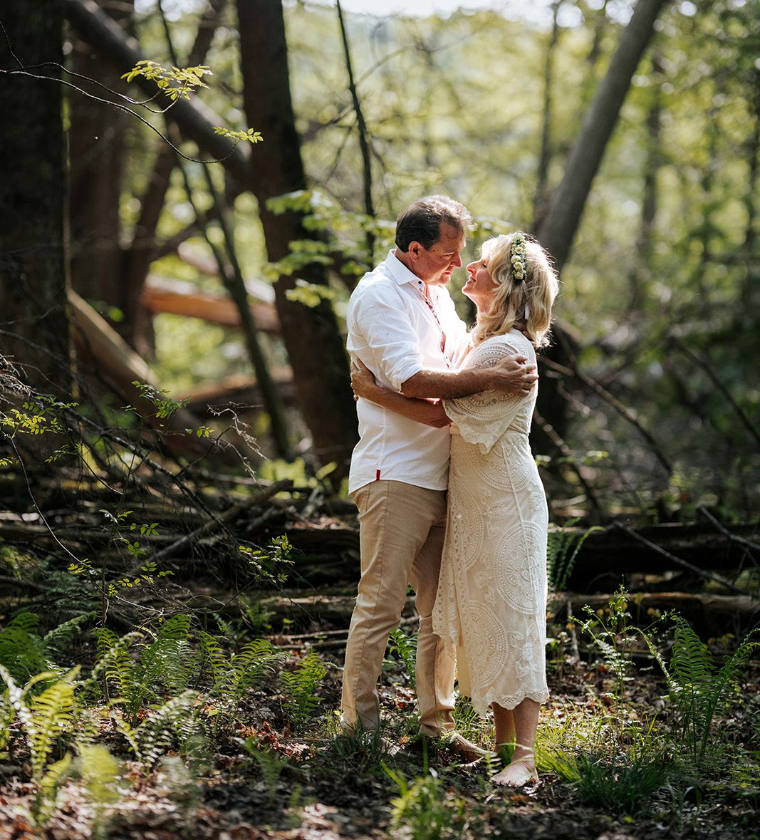 An elopement wedding couple in the forest