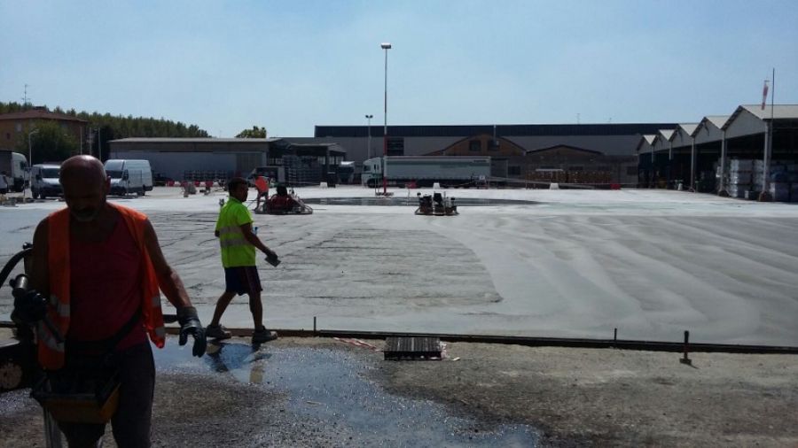 Realizzazione pavimento industriale per esterno