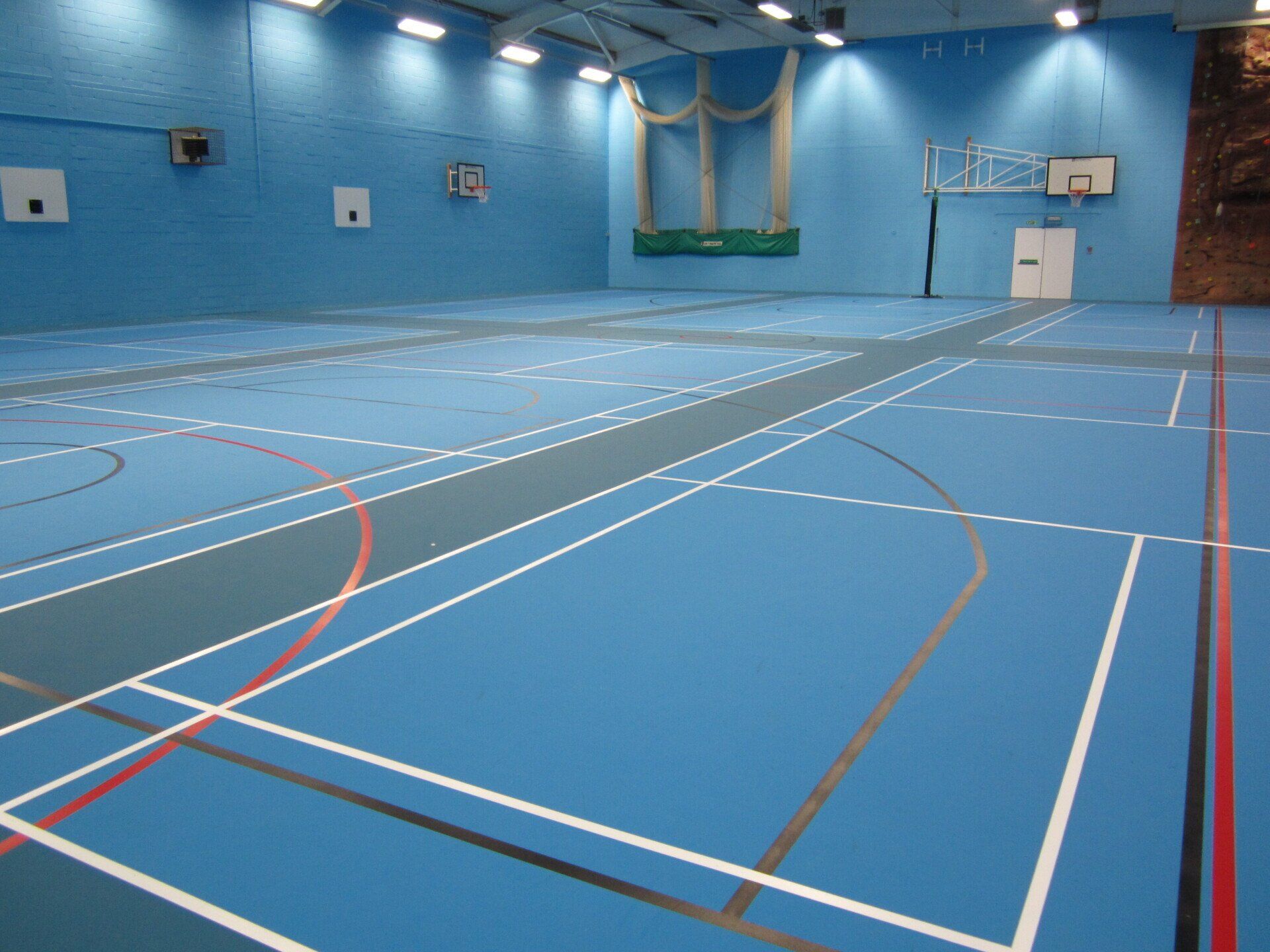 construcción de canchas en césped natural