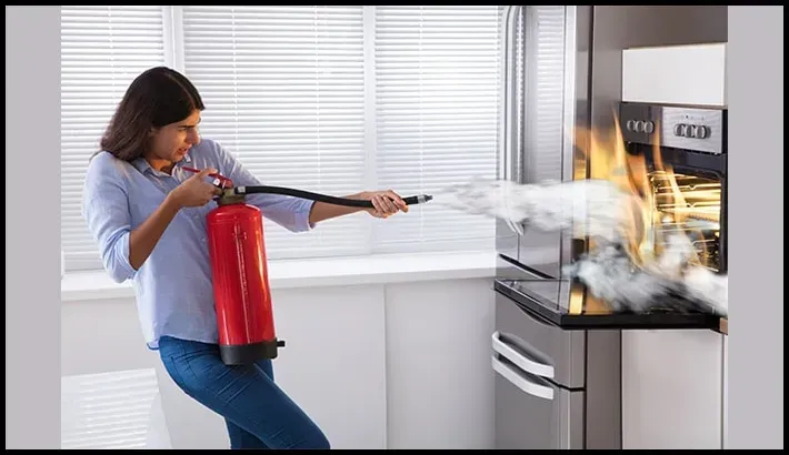 Extinguishing oven fire