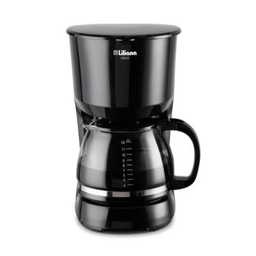 Cafetera de goteo negra con jarra de vidrio y asa sobre fondo blanco.