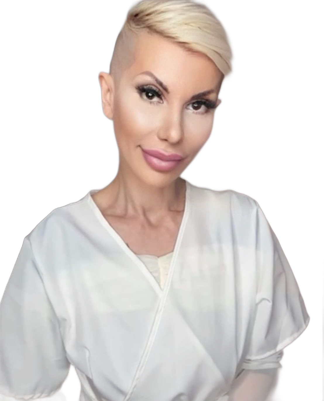 Ein Bild einer Frau mit kurzen blonden Haaren und rosa Lippen