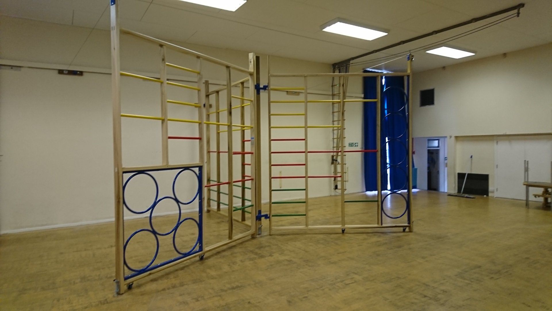 pe equipment wall bars and climbing frame