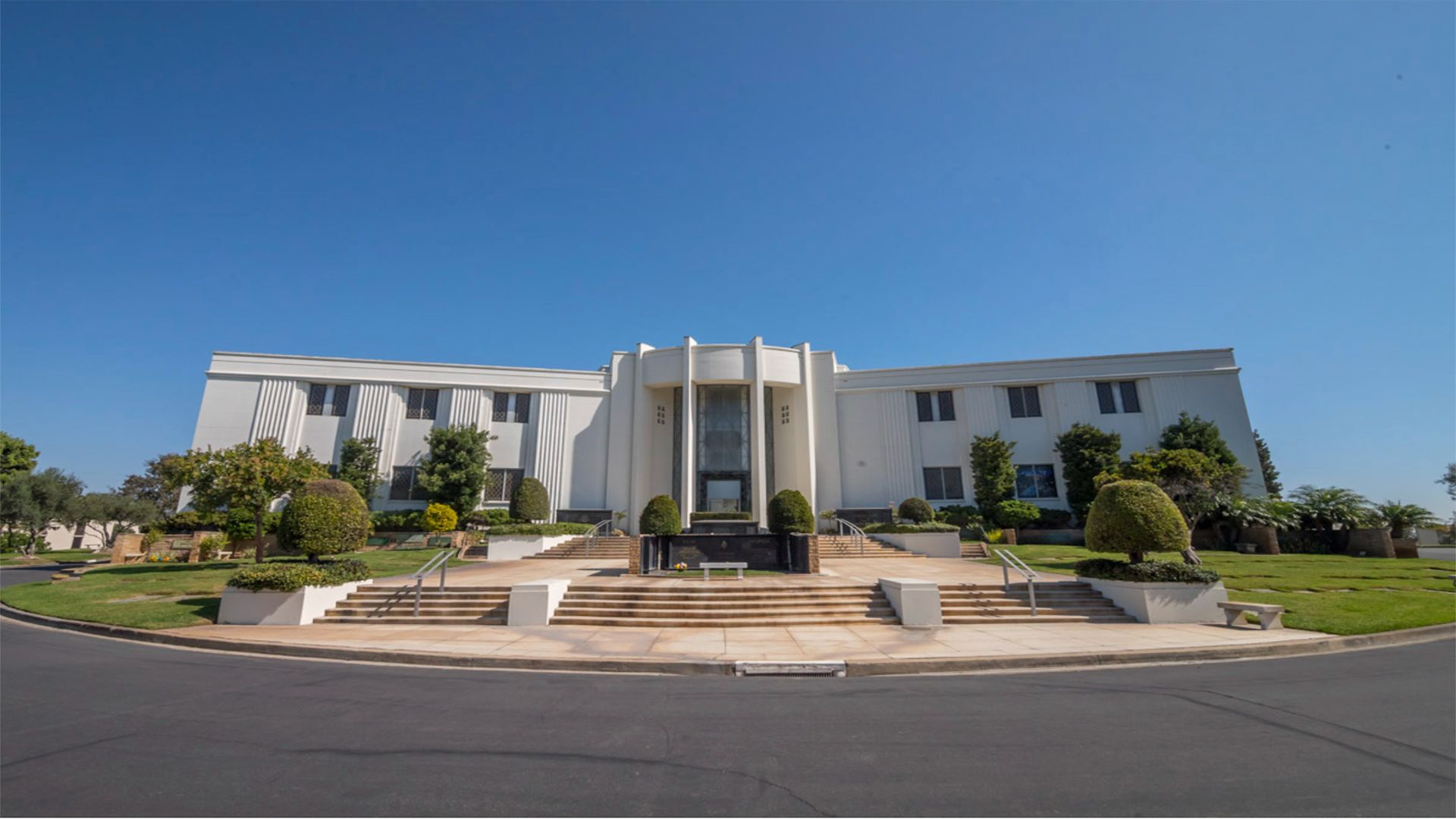 White building at Hillside in CA