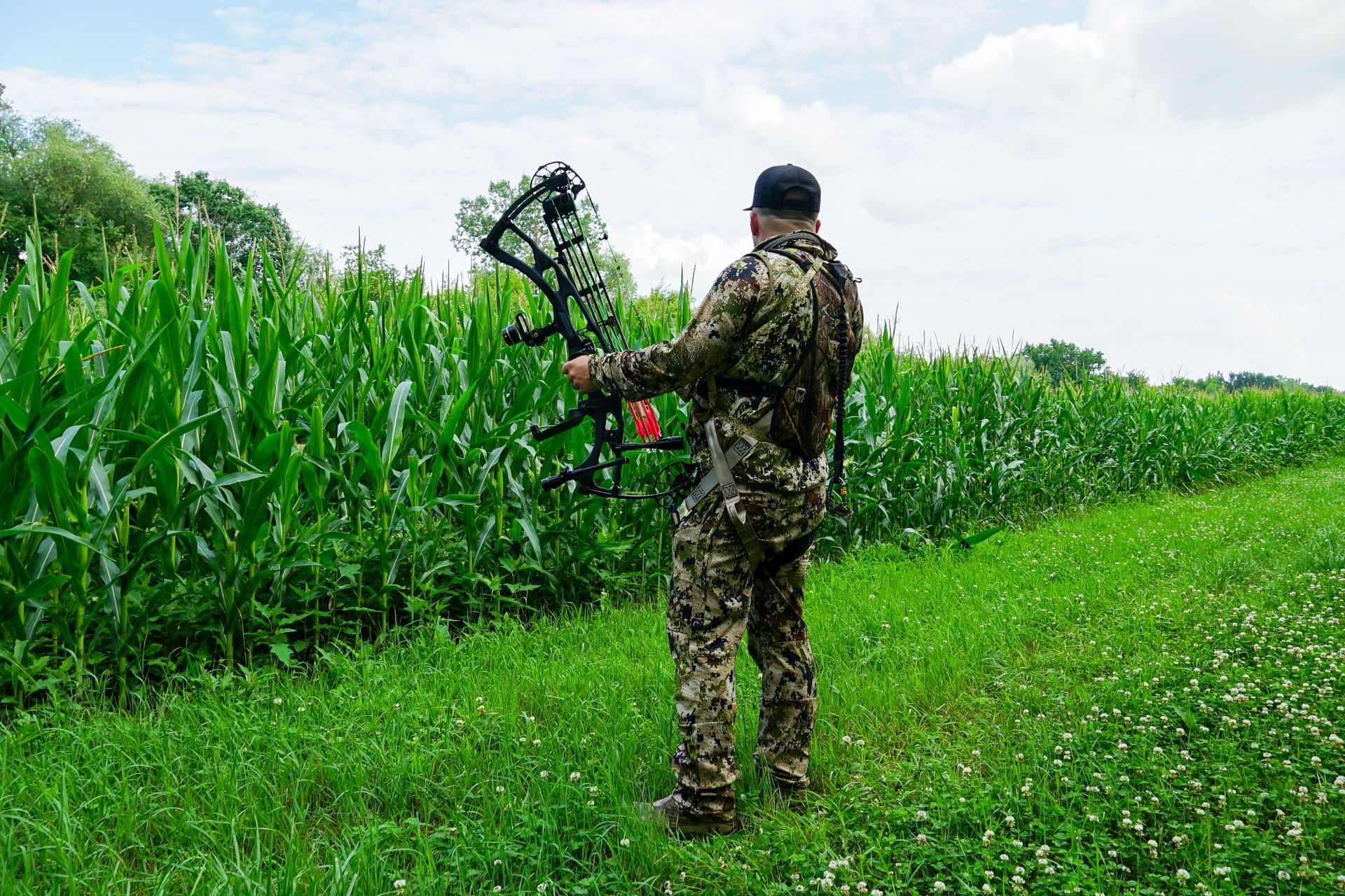 Hunting with bow cup