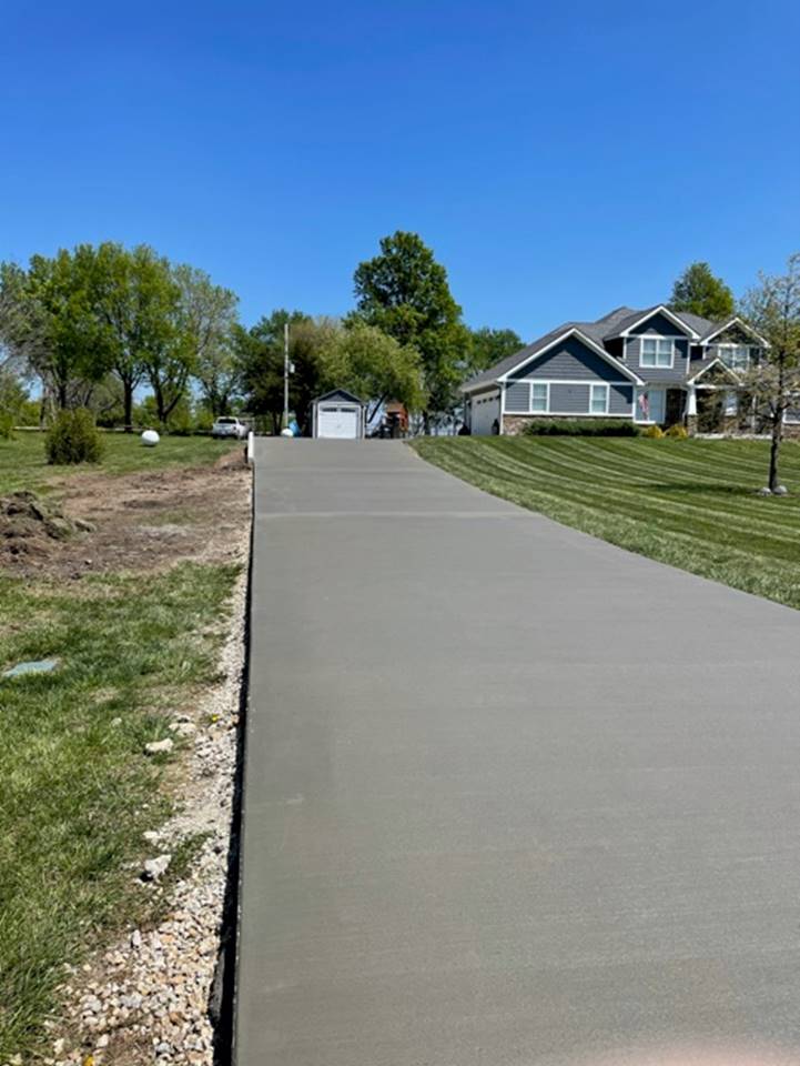 Driveways, Sidewalks, Patios & Porches Installation in Auburn, KS