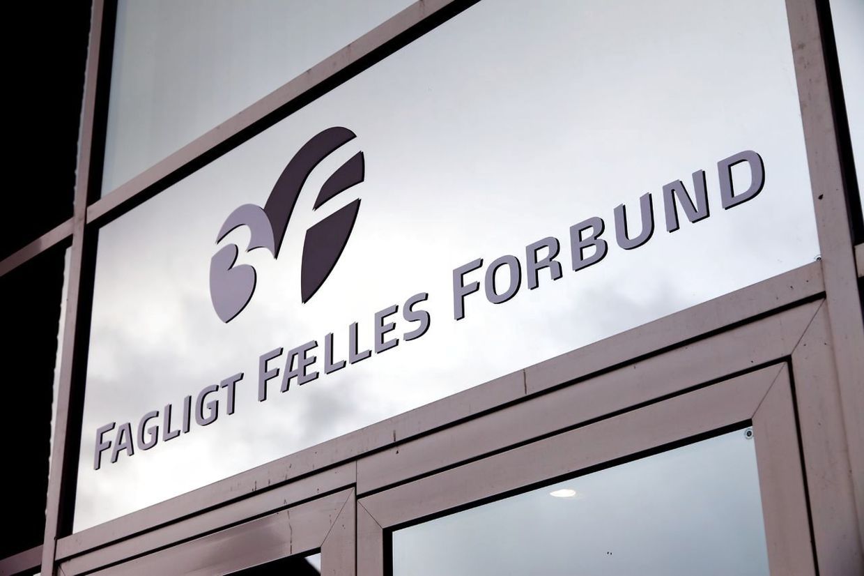 A sign on a building that says fagligt felles forbund