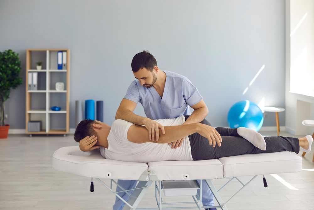 Chiropractor spine adjustment