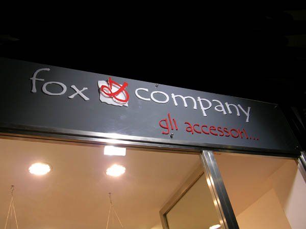 insegna per attività commerciale