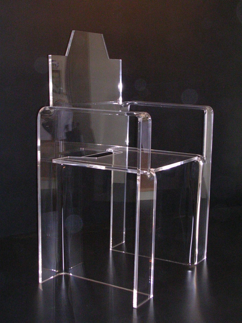 sedia di design in plexiglass