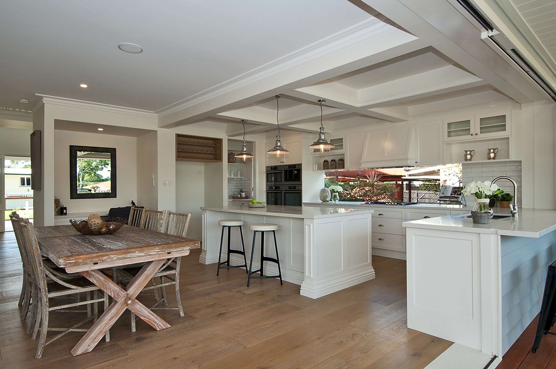 Diane Kitchen & Dining Area — Labrador, QLD — Prestige Kitchens