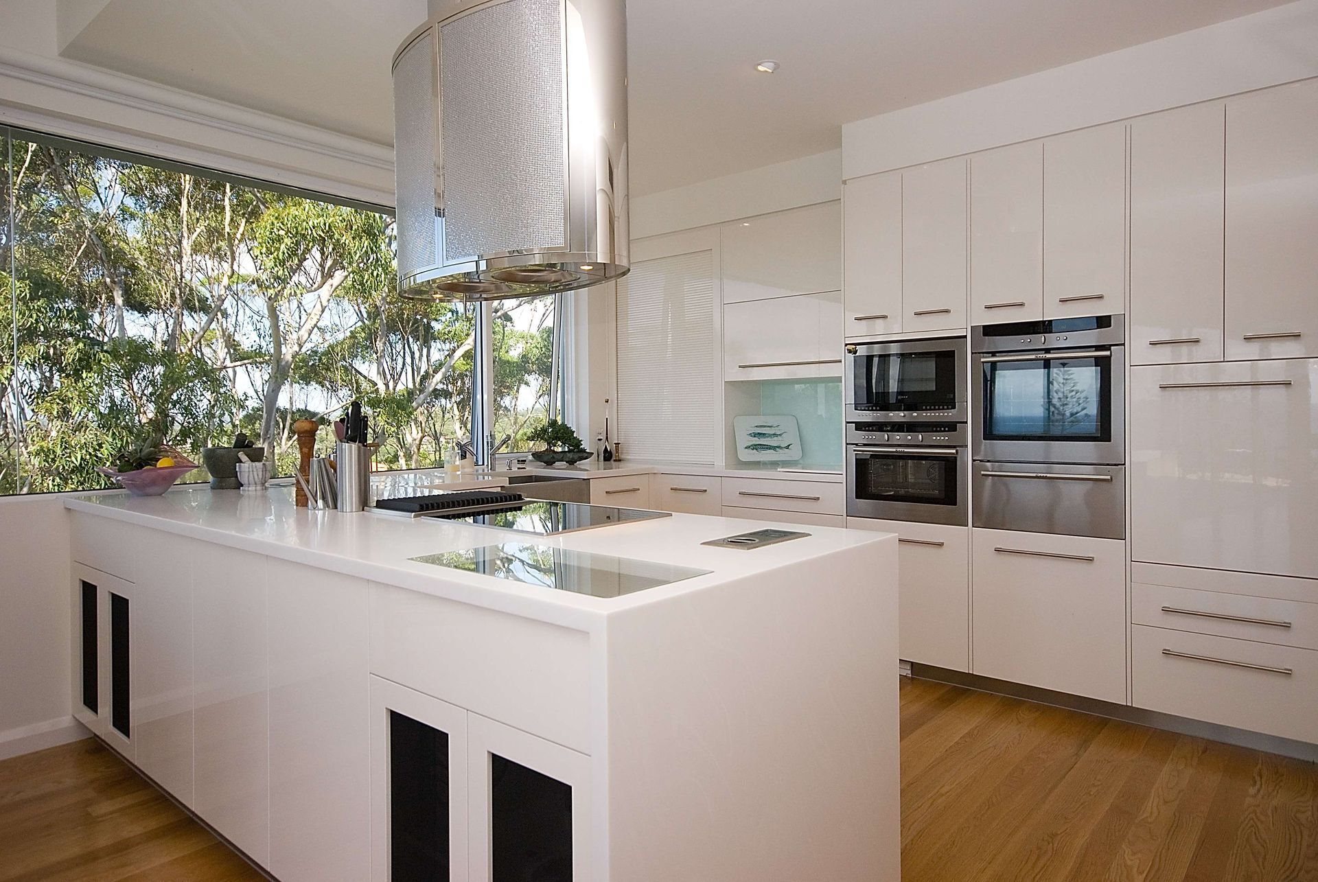 Murraba White Kitchen — Labrador, QLD — Prestige Kitchens