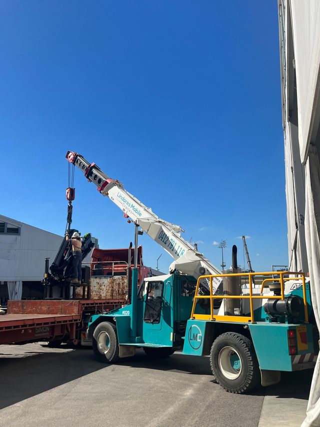 Crane truck hire