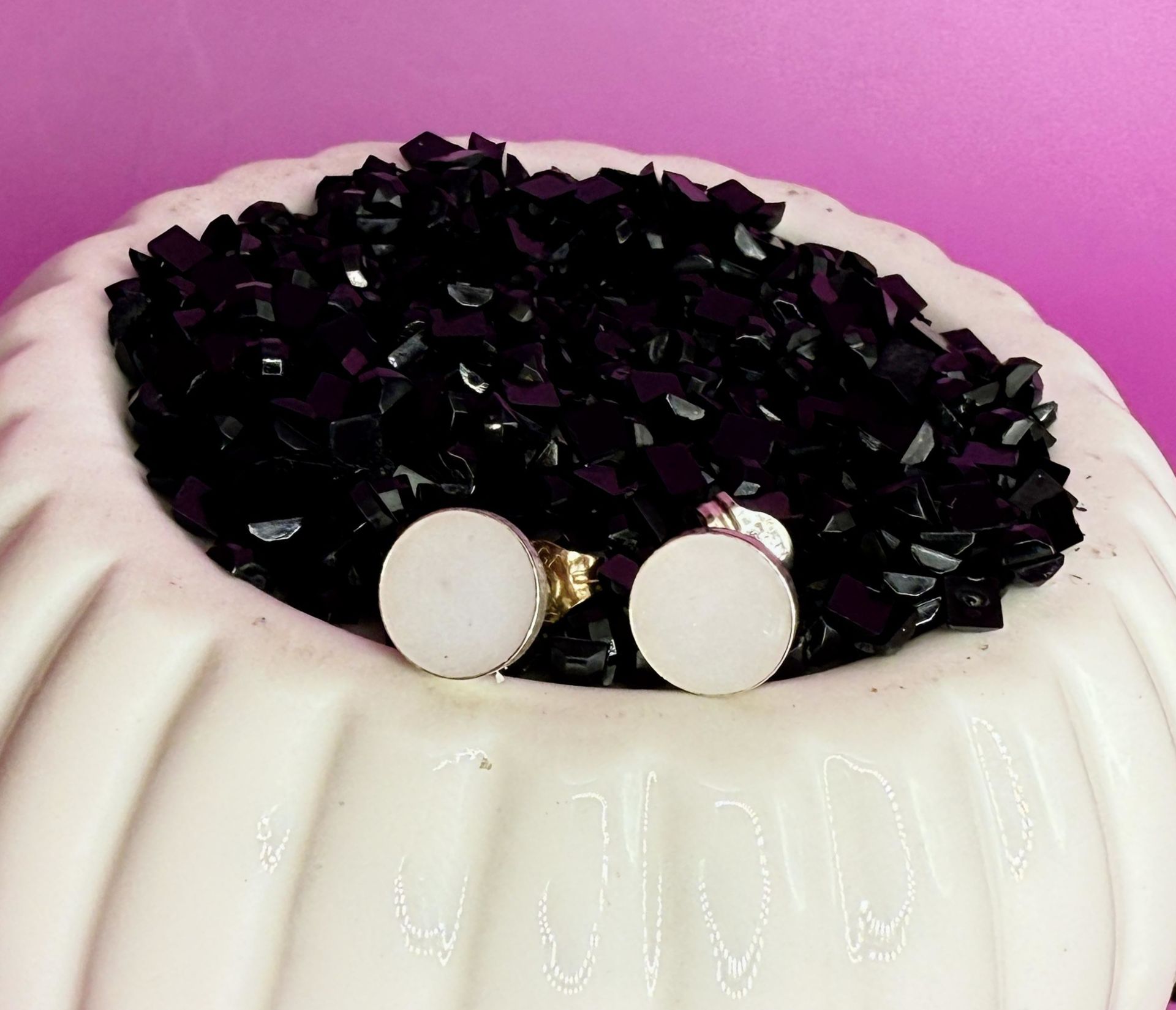 round shaped earings