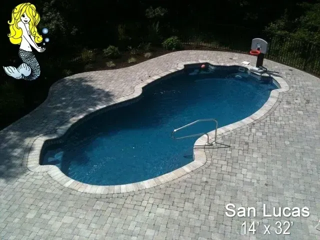 A picture of San Lucas swimming pool.
