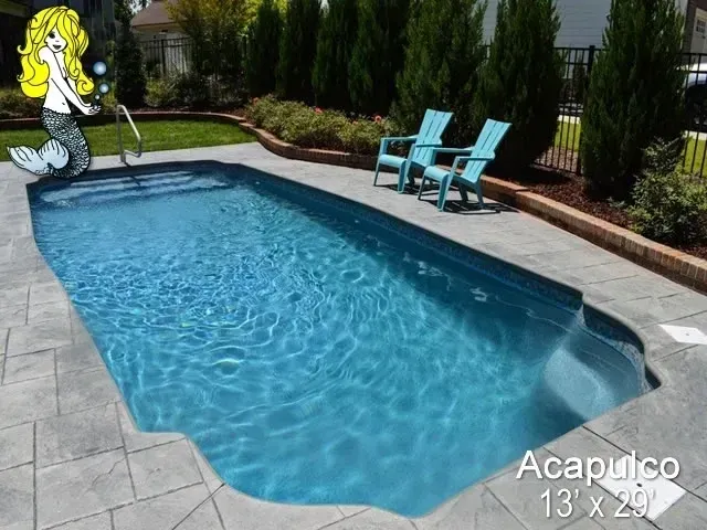 An Acapulco swimming pool