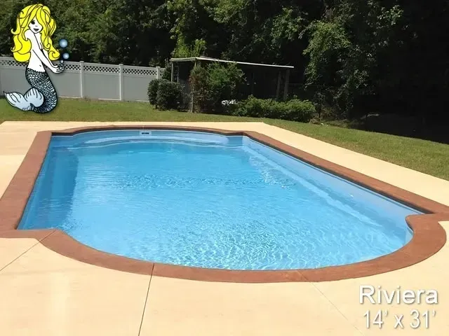 A large Riviera swimming pool.