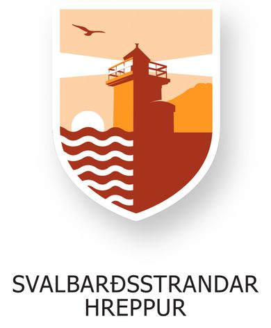 Merki Strandnyr á Svalbarða: appelsínugulur viti yfir öldum og fugl, með texta fyrir neðan.